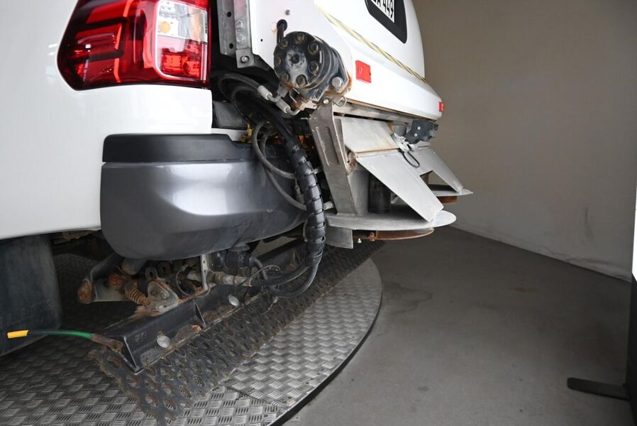 Toyota Hilux vaihtoauto