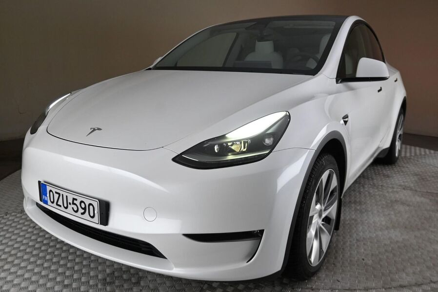 Tesla Model Y vaihtoauto
