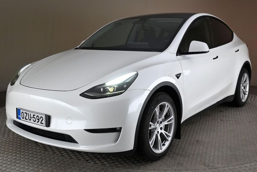 Tesla Model Y vaihtoauto