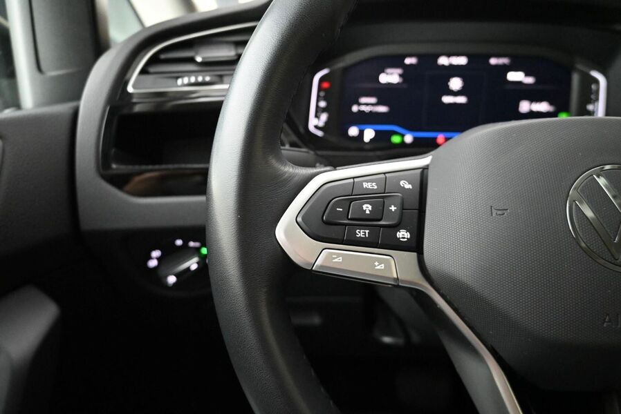 Volkswagen Touran vaihtoauto