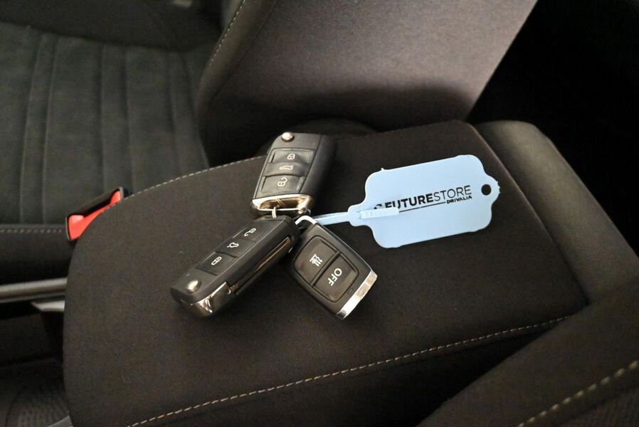 Volkswagen Touran vaihtoauto