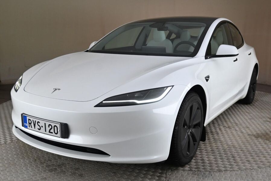 Tesla Model 3 vaihtoauto