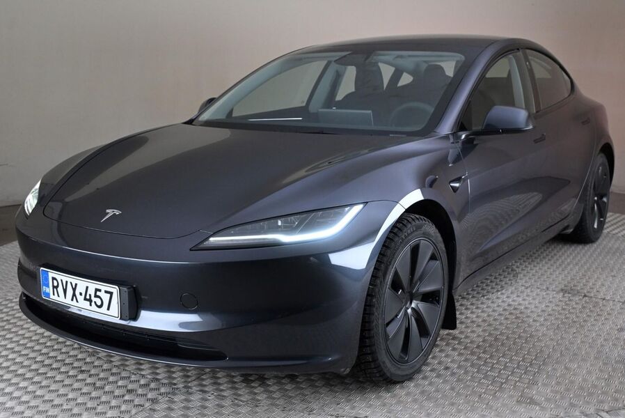 Tesla Model 3 vaihtoauto