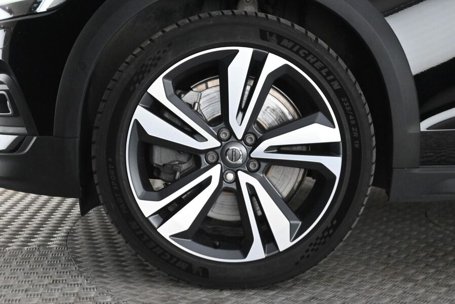 Volvo V60 Cross Country vaihtoauto