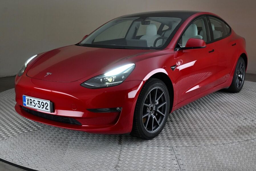 Tesla Model 3 vaihtoauto