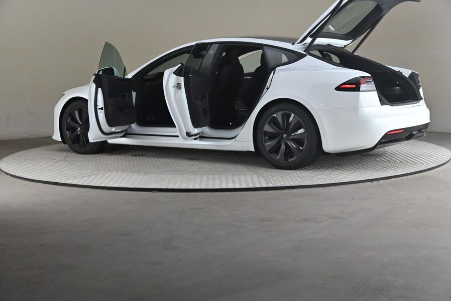 Tesla Model S vaihtoauto