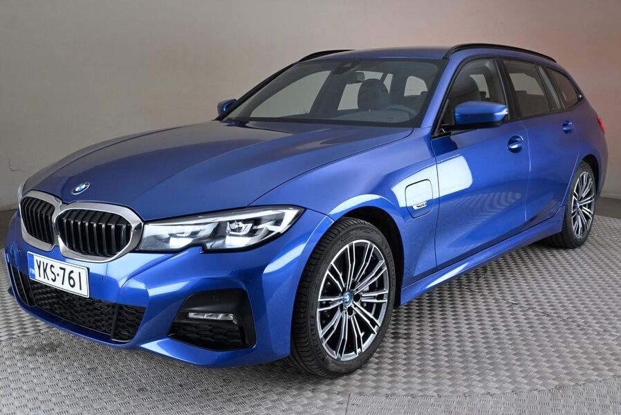 BMW 330 vaihtoauto