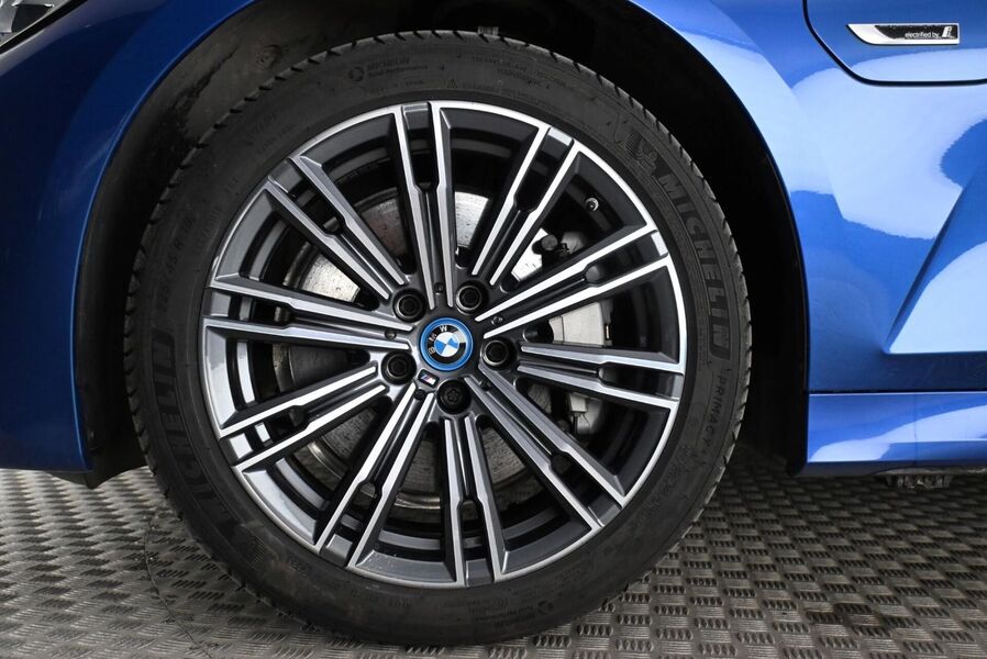 BMW 330 vaihtoauto