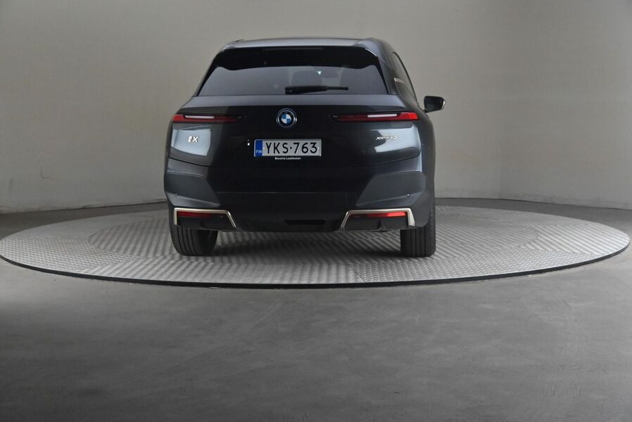 BMW iX vaihtoauto