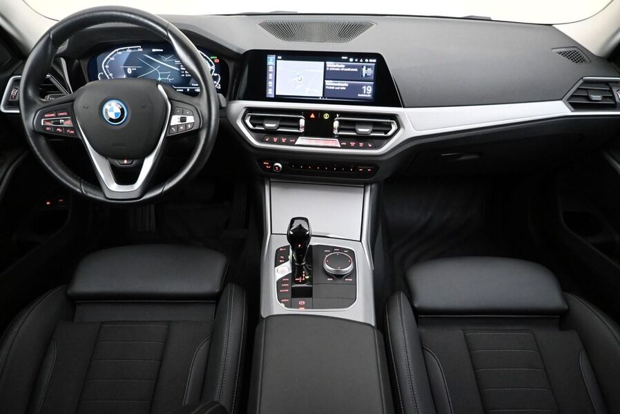 BMW 330 vaihtoauto