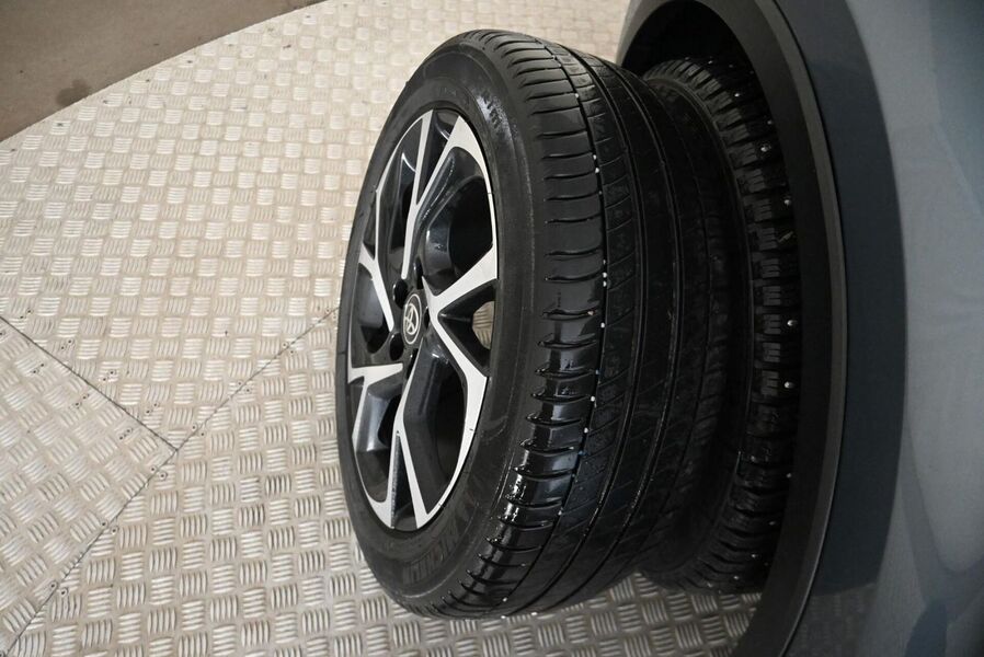 Toyota C-HR vaihtoauto