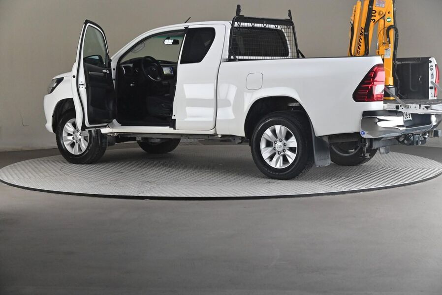 Toyota Hilux vaihtoauto