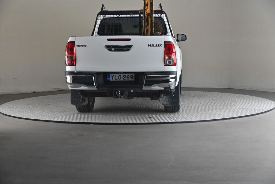 Toyota Hilux vaihtoauto