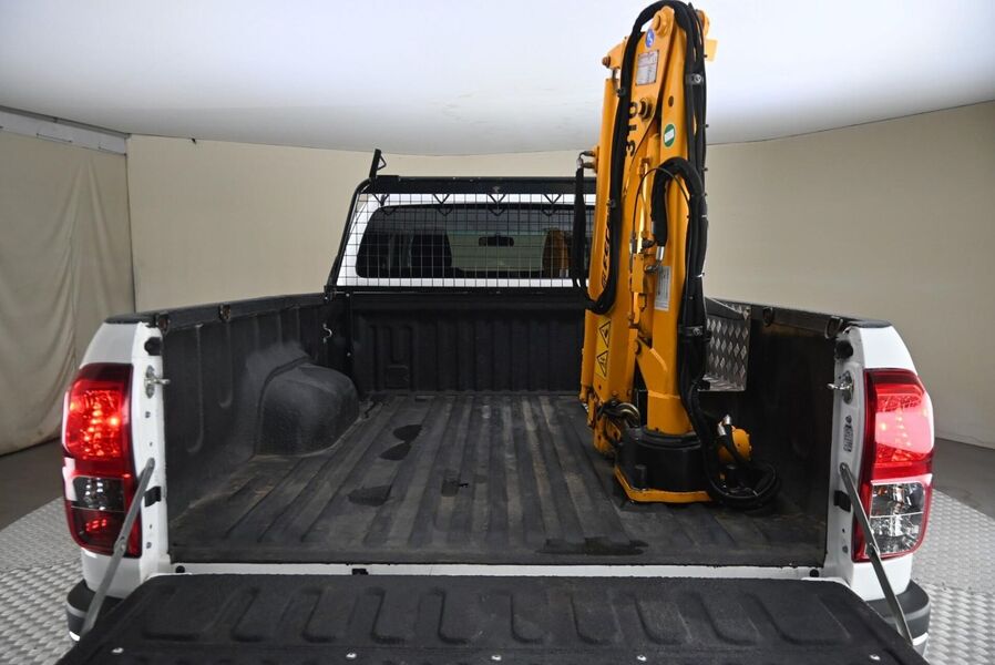 Toyota Hilux vaihtoauto