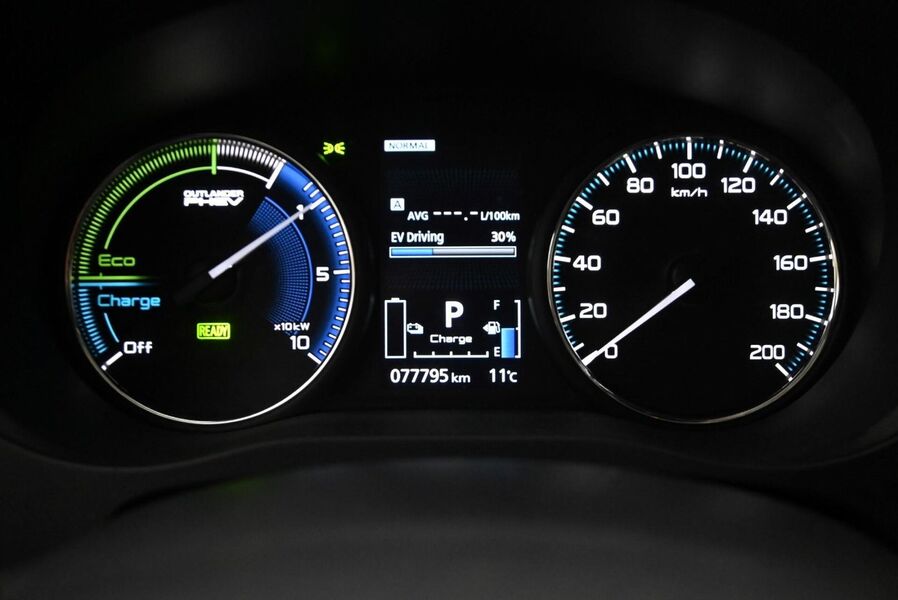 Mitsubishi Outlander PHEV vaihtoauto