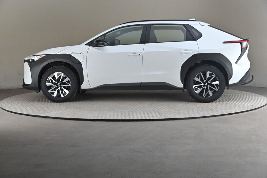 Toyota bZ4X vaihtoauto