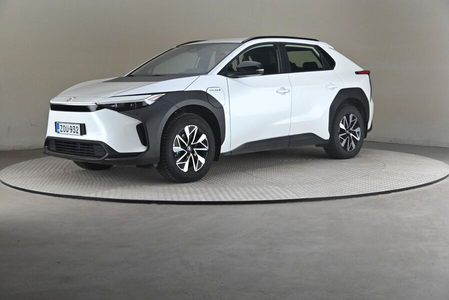 Toyota bZ4X vaihtoauto