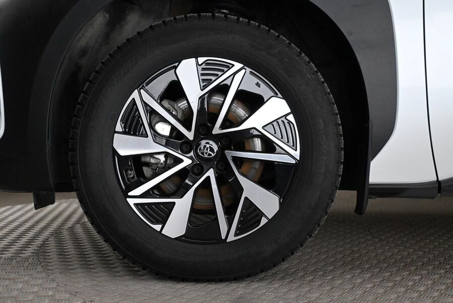 Toyota bZ4X vaihtoauto