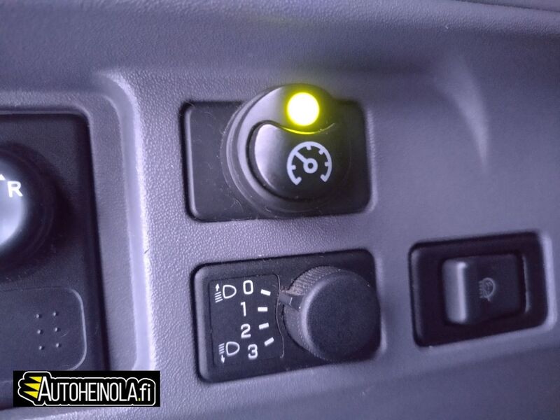 Nissan Almera Tino vaihtoauto