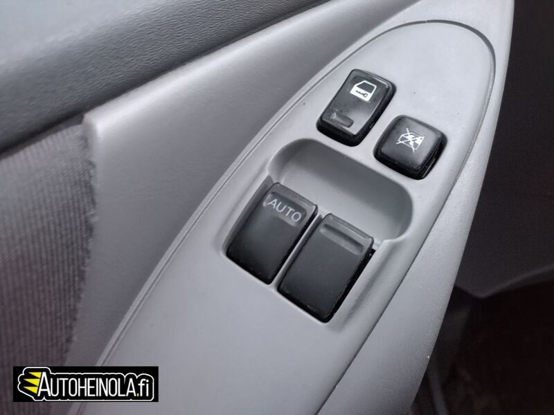 Nissan Almera Tino vaihtoauto