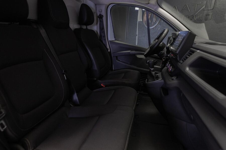 Nissan Primastar vaihtoauto