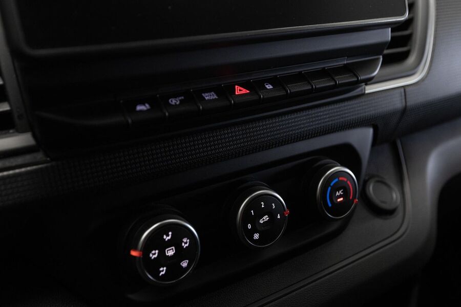 Nissan Primastar vaihtoauto