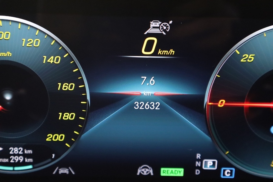 Mercedes-Benz EQB vaihtoauto