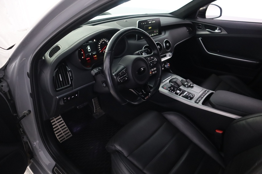 Kia Stinger vaihtoauto