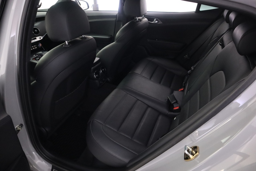 Kia Stinger vaihtoauto