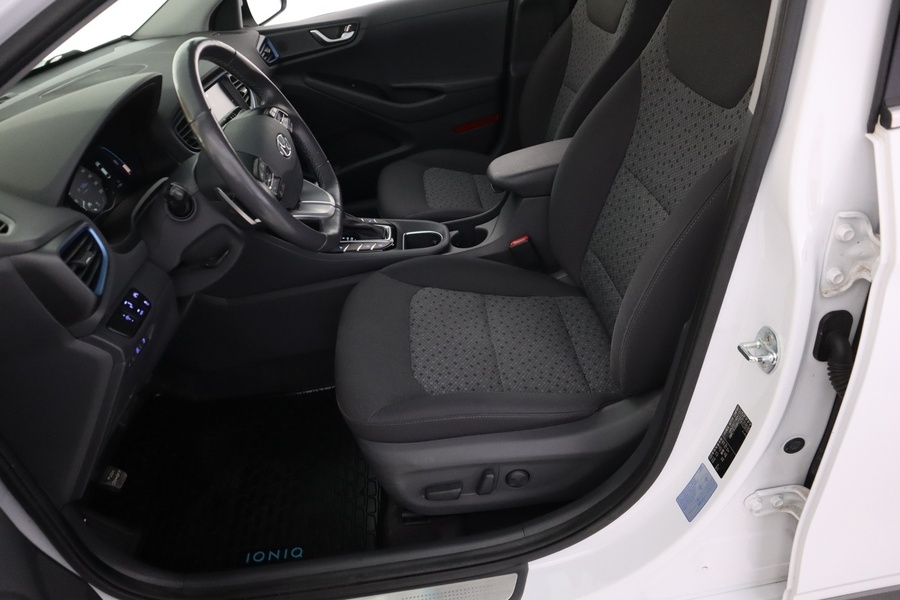 Hyundai IONIQ plug-in vaihtoauto