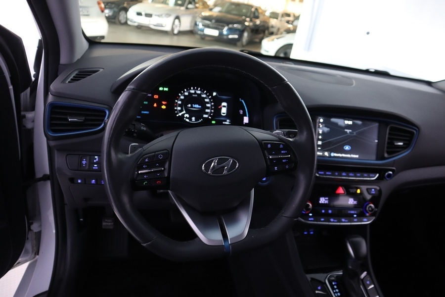 Hyundai IONIQ plug-in vaihtoauto