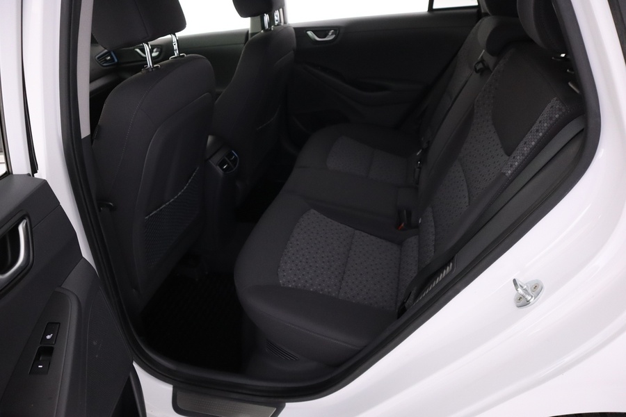 Hyundai IONIQ plug-in vaihtoauto