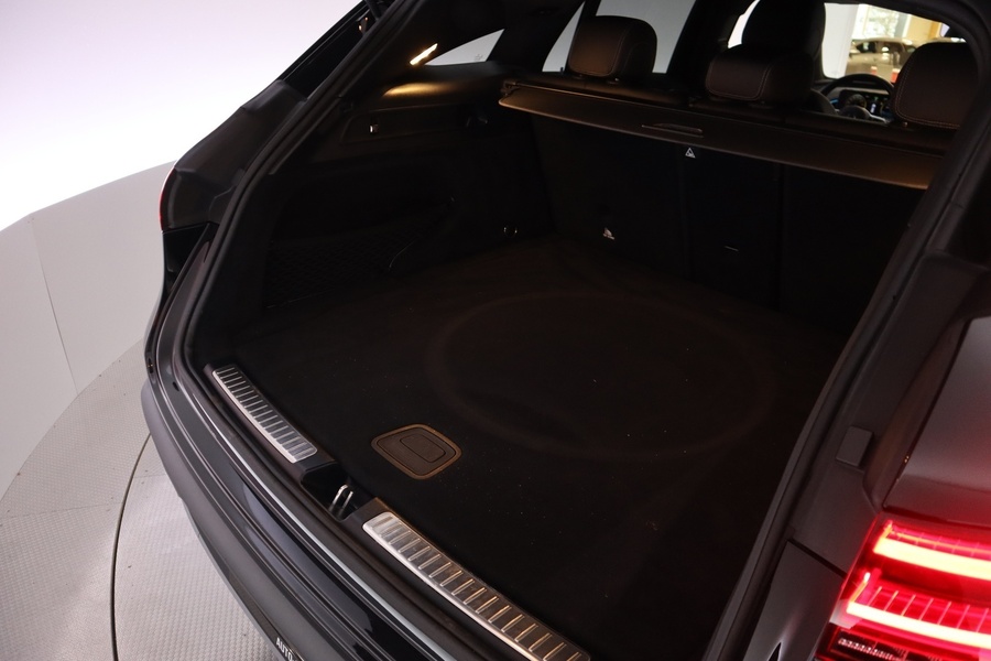 Mercedes-Benz EQC vaihtoauto