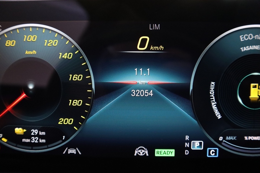 Mercedes-Benz EQB vaihtoauto