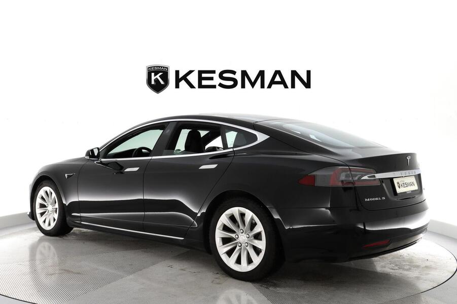 Tesla Model S vaihtoauto