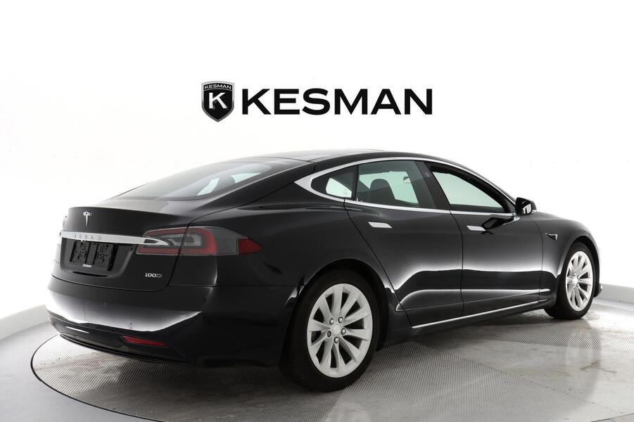 Tesla Model S vaihtoauto