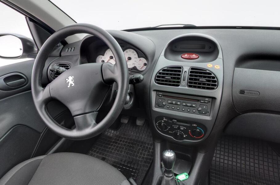 Peugeot 206 vaihtoauto