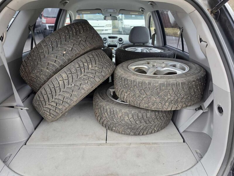 Kia Carens vaihtoauto