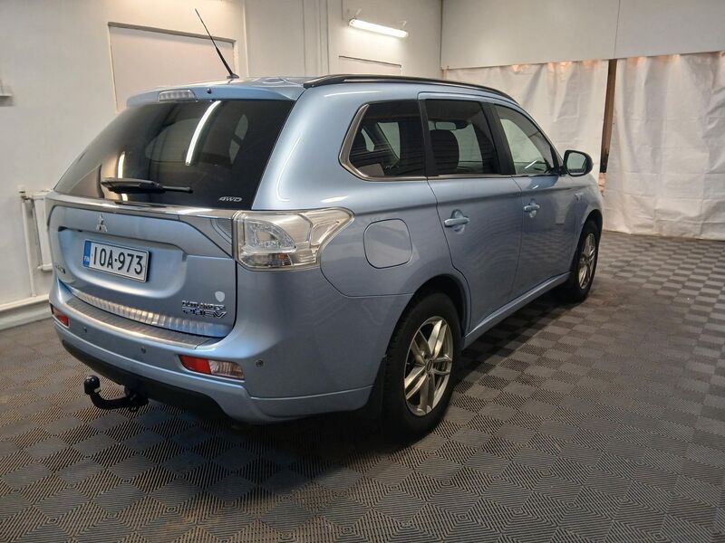 Mitsubishi Outlander PHEV vaihtoauto