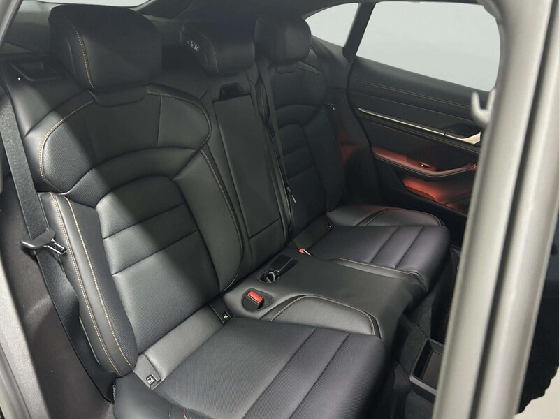 Porsche Taycan vaihtoauto