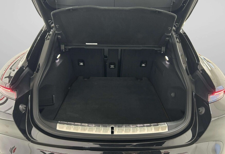 Porsche Taycan vaihtoauto