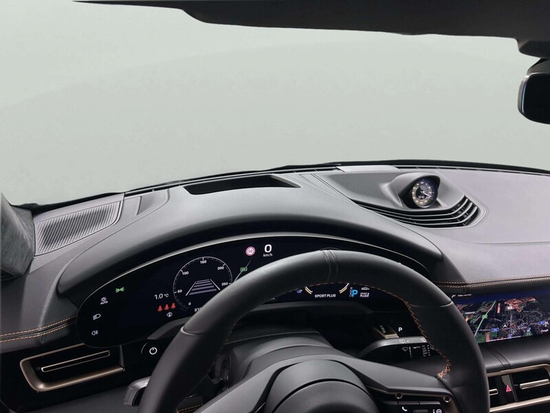 Porsche Taycan vaihtoauto