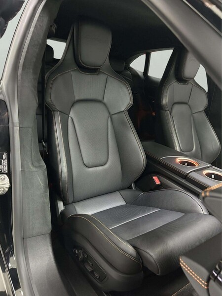 Porsche Taycan vaihtoauto