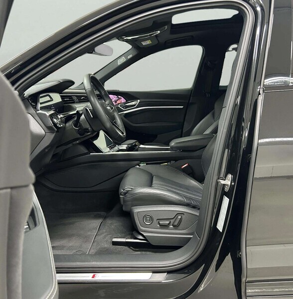 Audi Q8 e-tron vaihtoauto