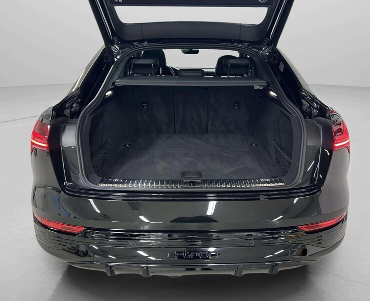 Audi Q8 e-tron vaihtoauto