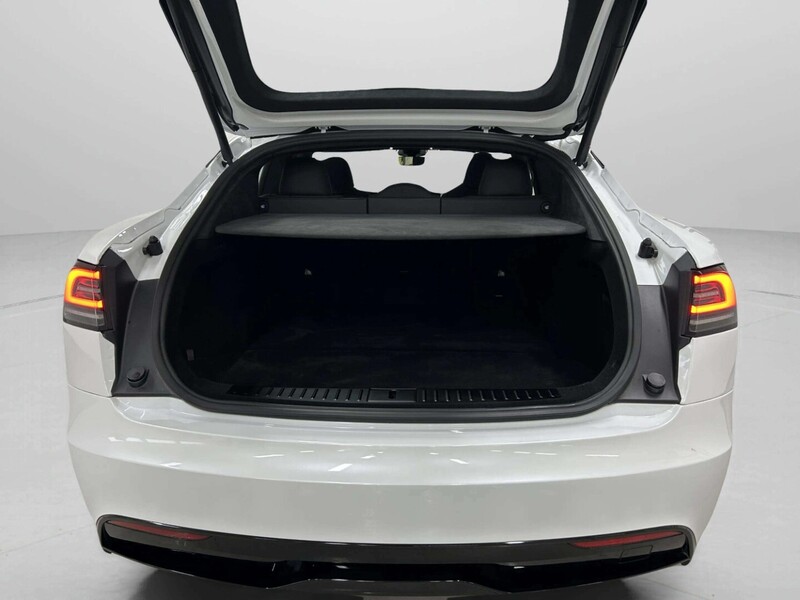 Tesla Model S vaihtoauto