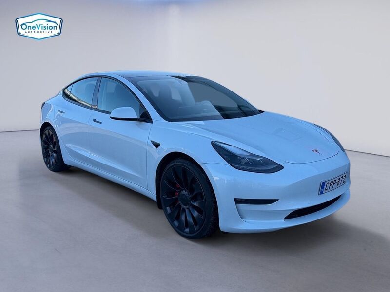 Tesla Model 3 vaihtoauto