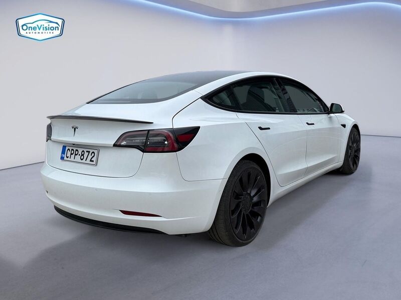 Tesla Model 3 vaihtoauto