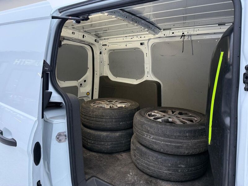 Ford Transit Connect vaihtoauto