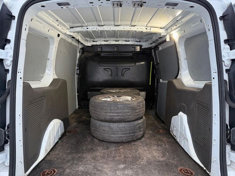 Ford Transit Connect vaihtoauto